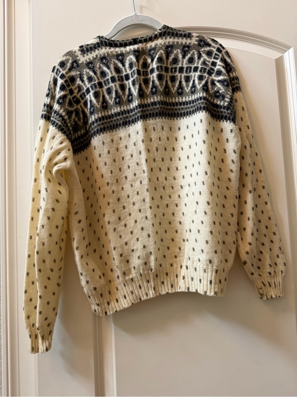 VTG 100% Wool Made in USA Fair Isle Norwegian Cardigan w Pink Buttons. EUC. - Picture 4 of 8